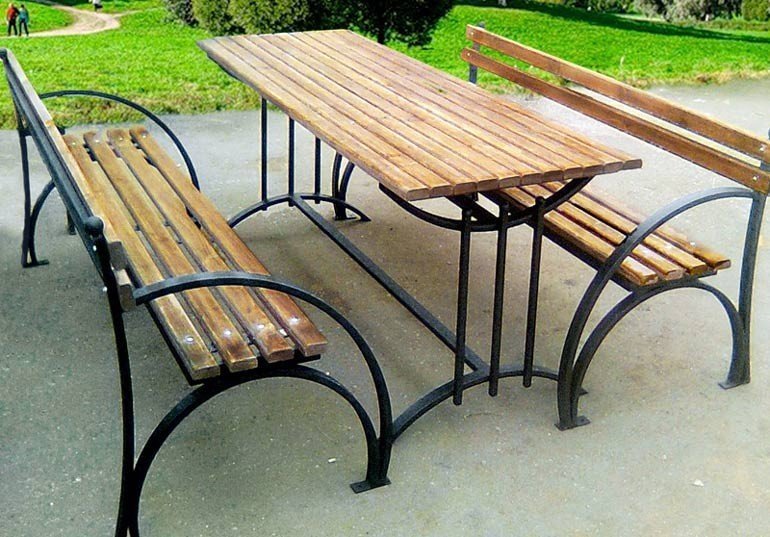 Садовые столы и скамейки из металла