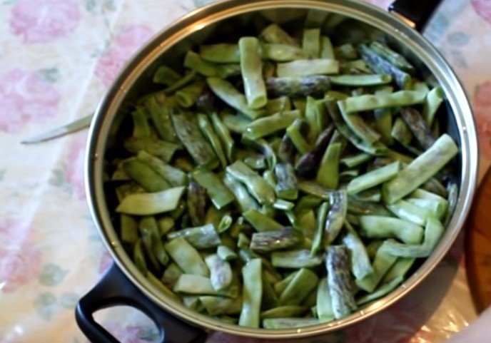 Корейский салат из стручковой фасоли