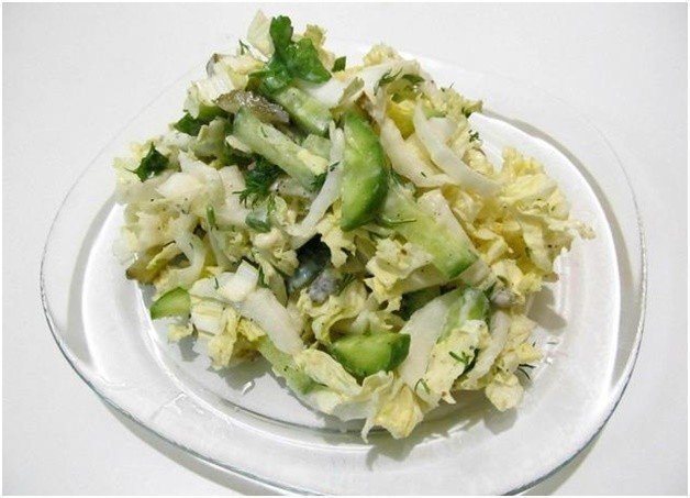 Салат из пекинской капусты с огурцом
