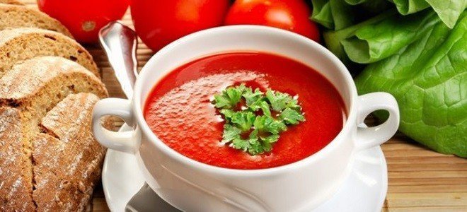 Томатный суп с чили