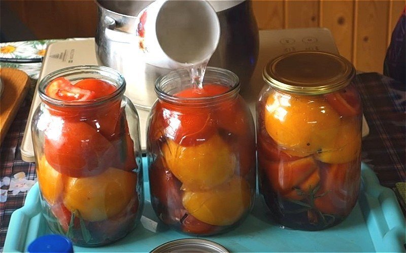 Маринованные помидоры в литровых банках