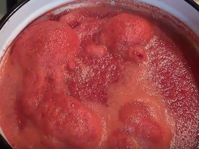 Помидоры в томатном соусе на зиму с томатной пастой