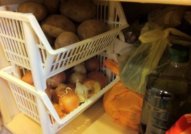Хранение картошки в кладовке