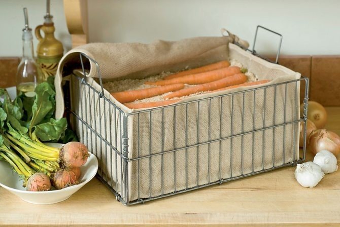 Ящик для хранения моркови в песке