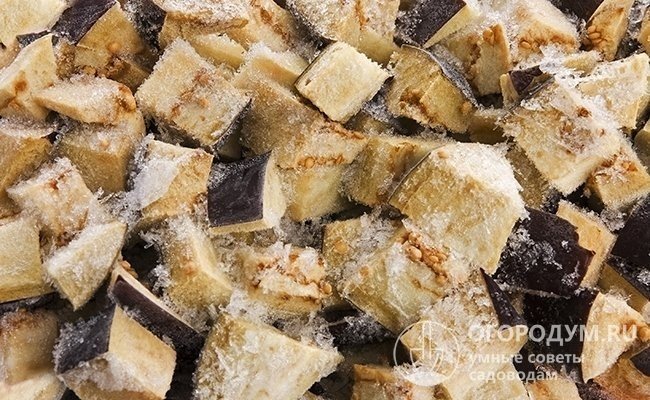 Заморозка баклажанов на зиму резаные брусочками и обжаренные