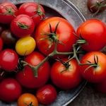 Лучшие рецепты, как заготовить на зиму консервированные помидоры с красной свеклой