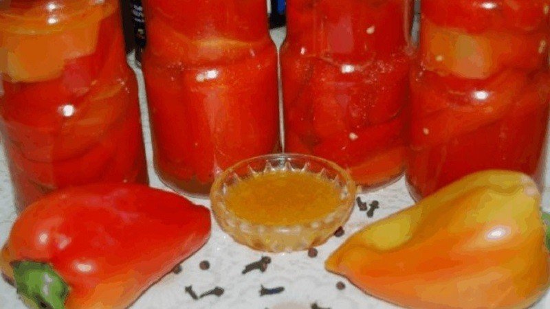 Лечо из болгарского перца с томатным соусом