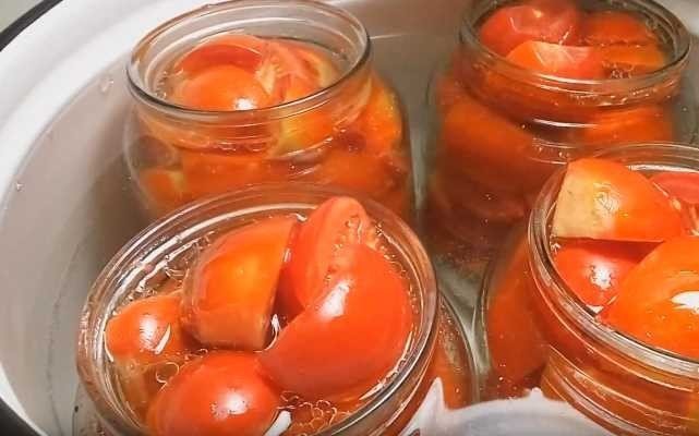 Консервация помидоры с луком на зиму