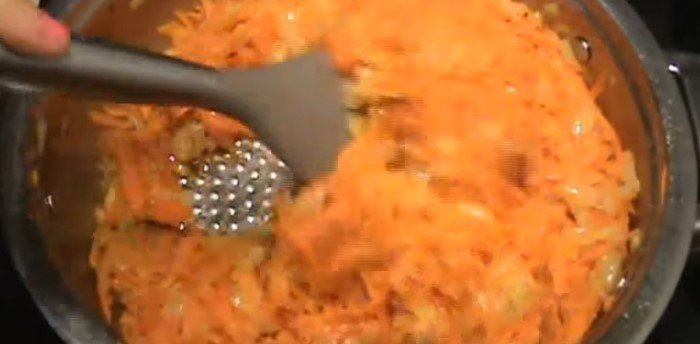 Лечо из болгарского перца с помидорами и морковью и луком