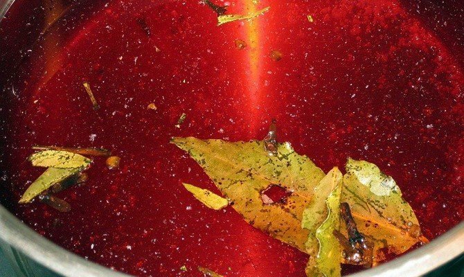 Аджика из слив с томатной пастой на зиму
