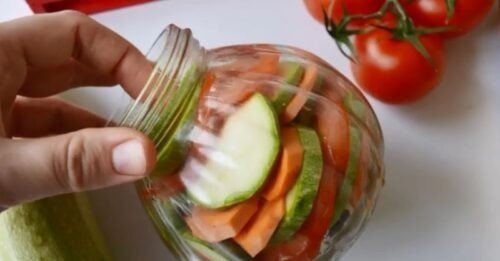 Салат из кабачков на зиму пальчики оближешь с помидорами