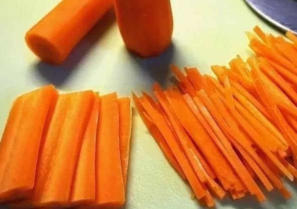 Нарезка моркови брусочками