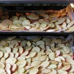 Как правильно посушить яблоки в духовке