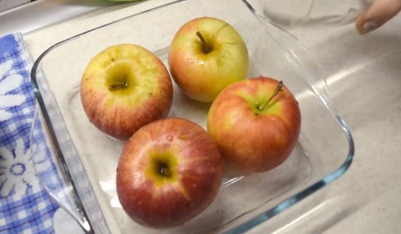 Яблоки запеченные в духовке