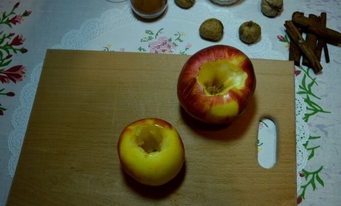 Запеченные яблоки