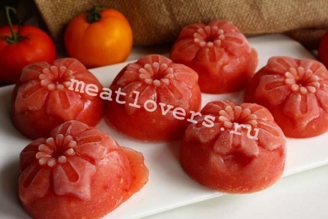 Заморозка помидор в формочках