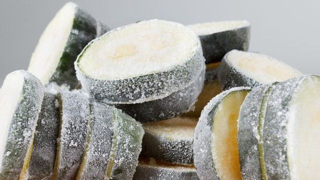 Как заморозить кабачки на зиму: отзывы, правильное хранение в морозилке в домашних условиях